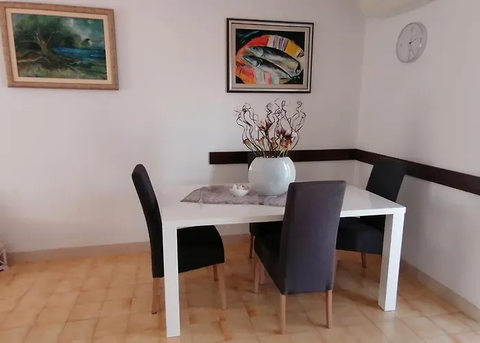Ruza Vjetrova Postira